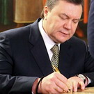 Суспільство і влада: Янукович уволил председателя Барановского района, который был пойман на взятке