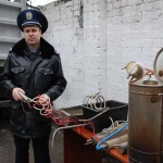 Люди і Суспільство: В Житомирской области самогонщик обустроил мини-завод в собственном дворе