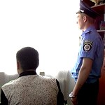 Кримінал: Мужчину которого арестовали за продажу наркотиков отпустили под подписку о невыезде
