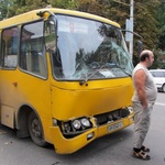 Надзвичайні події: В Житомире столкнулись две маршрутки. Пассажиры не пострадали. ФОТО