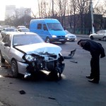 Надзвичайні події: В Житомире на перекрестке лоб в лоб столкнулись Lanos и Opel. ФОТО