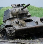 Війна в Україні: На Житомирщине посреди поля нашли советский танк Т-34