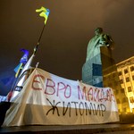 Держава і Політика: Каждый вечер в 18:00 житомирян призывают выходить на Евромайдан
