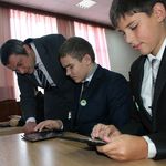 Наука і освіта: Дети 15 школ Житомира и области будут обучаться на планшетах и электронных школьных досках