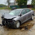 В Бердичеве автомобиль врезался в столб, двое пассажиров в больнице