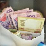 Средняя зарплата в Житомирской области за полгода выросла на 500 гривен