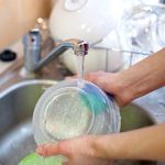 Люди і Суспільство: Сколько в среднем стоит сходить в туалет, помыть посуду или сварить кастрюлю борща?