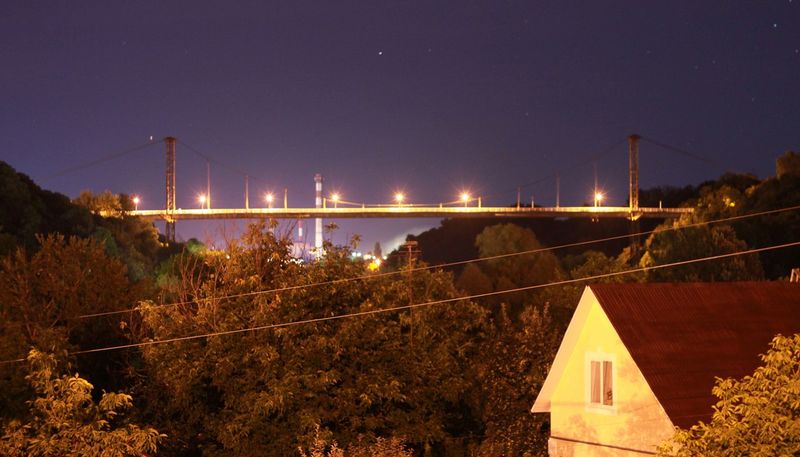 Надзвичайні події: В Житомире погибла 17-летняя девушка, прыгнув с подвесного моста в парке Гагарина