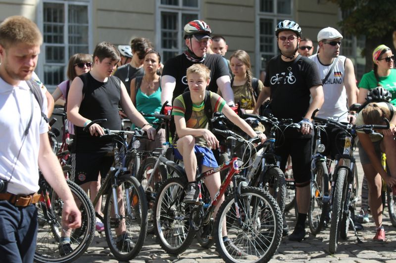 Люди і Суспільство: Через Житомир пройдет велопробег, в составе которого незрячие велосипедисты
