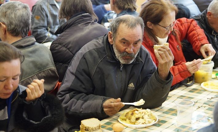 Люди і Суспільство: В гостинице «Житомир» будут кормить обедами малоимущих горожан
